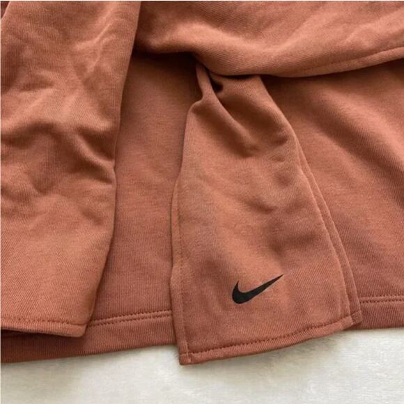 Nike Dri-FIT Rust Brown Wrap Top Women’s Large Short Sleeve Training Shirt Yoga - Picture 7 of 9